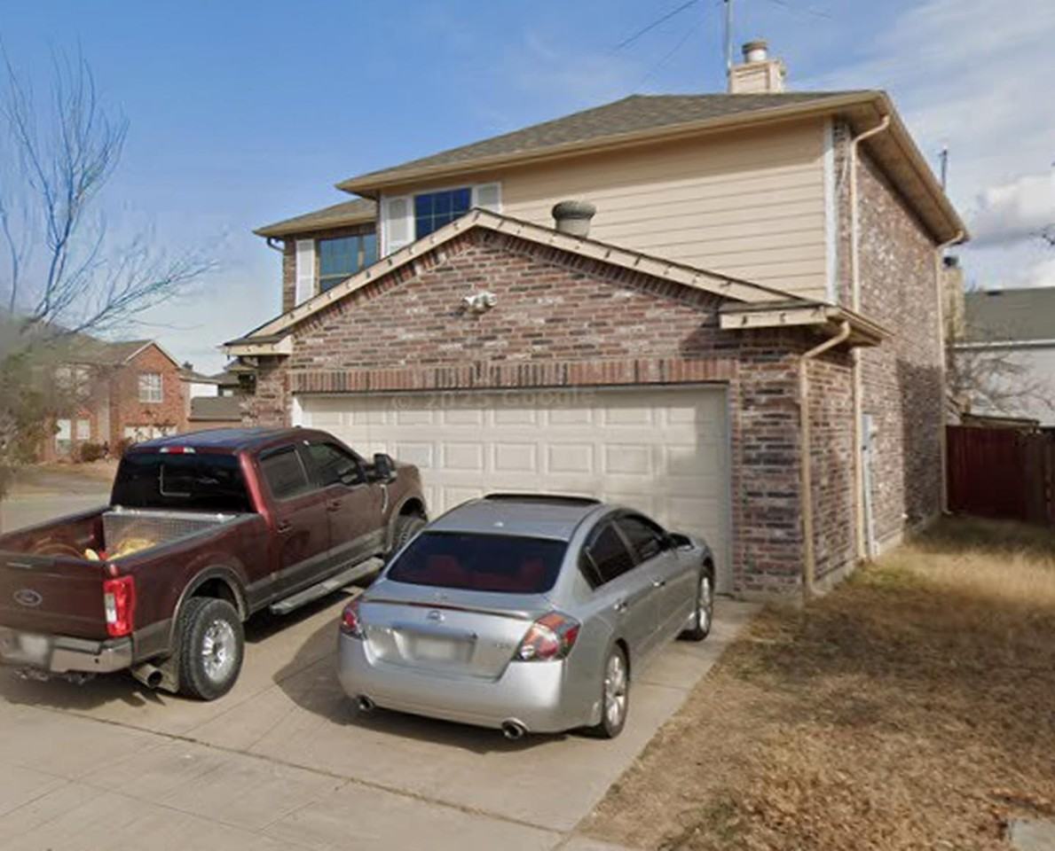 8101 Southern Pine Way - Photo 2 of 19