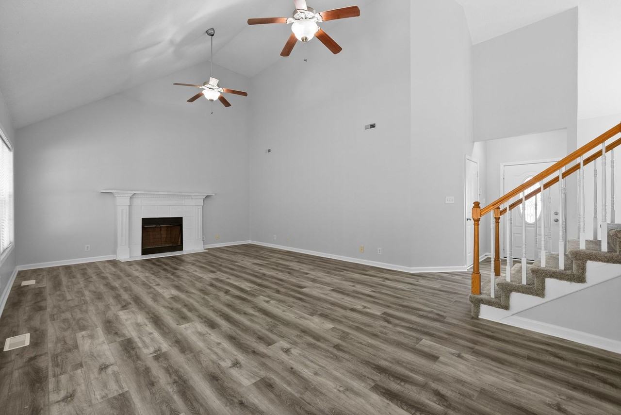 79 West Dr - Photo 4 of 30