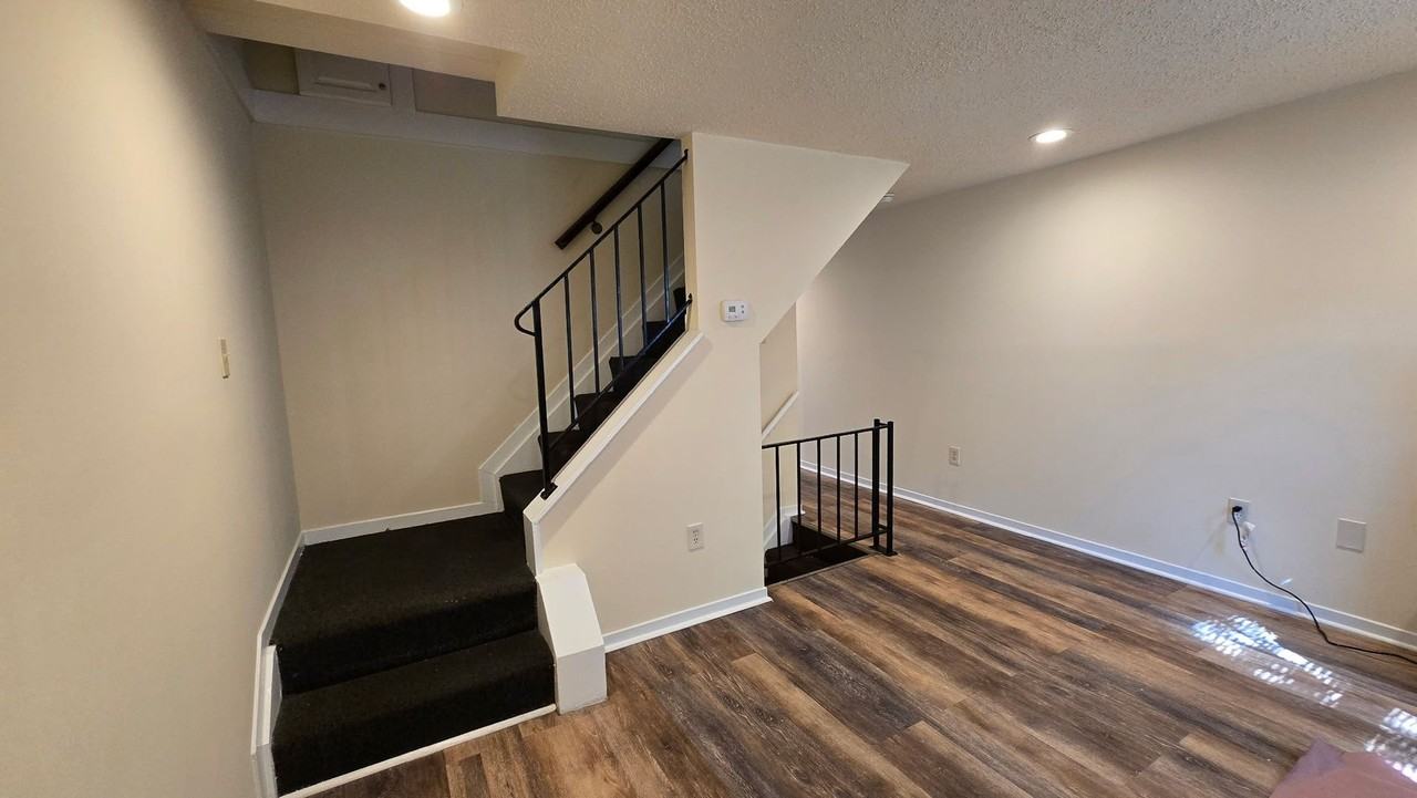 1736 Abbotston St - Photo 2 of 10