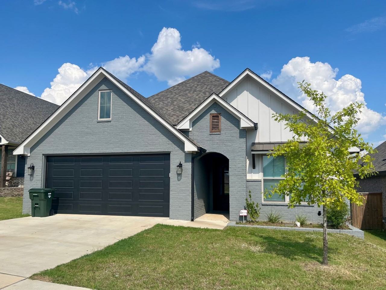 7012 Hillside Ave - Photo 2 of 35