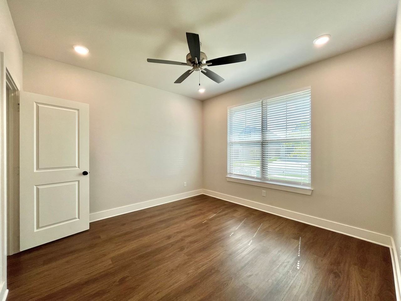 7012 Hillside Ave - Photo 5 of 35