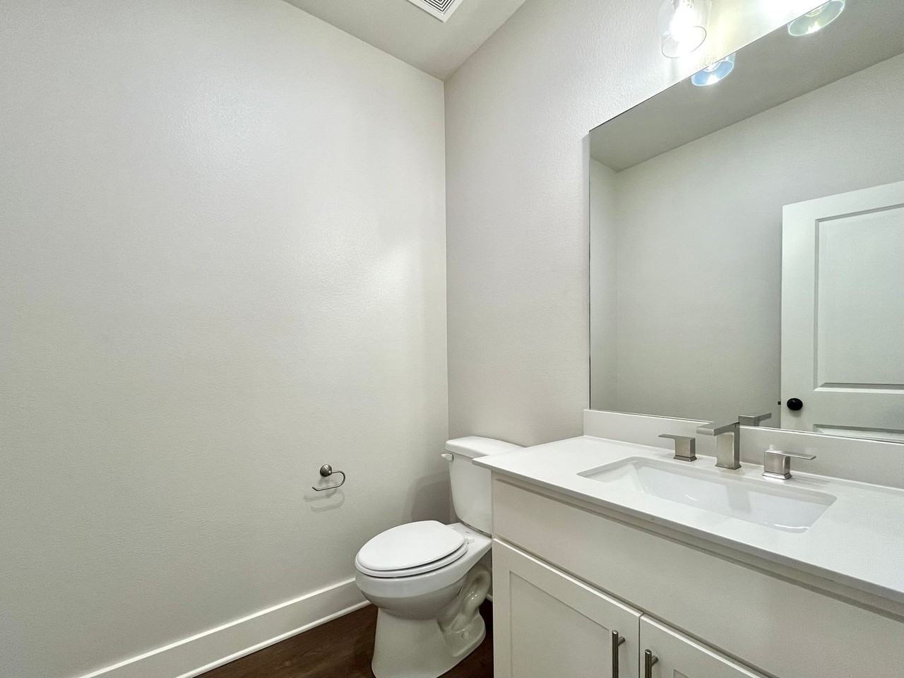 7012 Hillside Ave - Photo 7 of 35