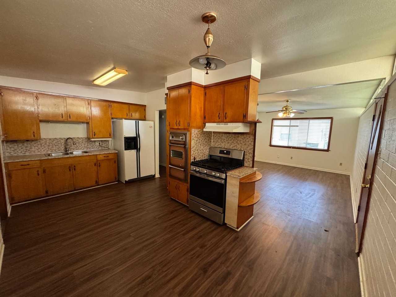 4218 Paul St - Photo 4 of 13