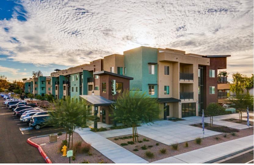 715 N Country Club Dr - Photo 3 of 31