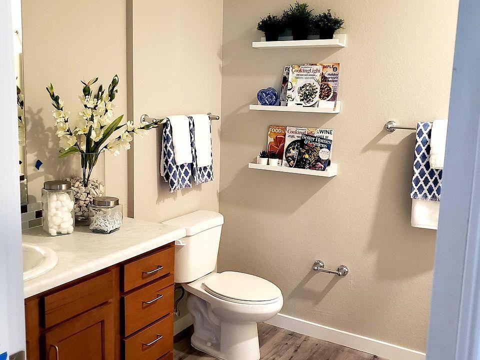 715 N Country Club Dr - Photo 2 of 31