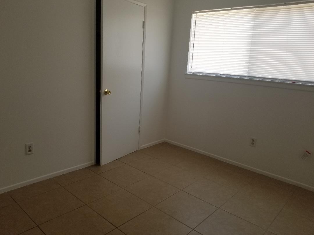 8817 Glenda St - Photo 2 of 8