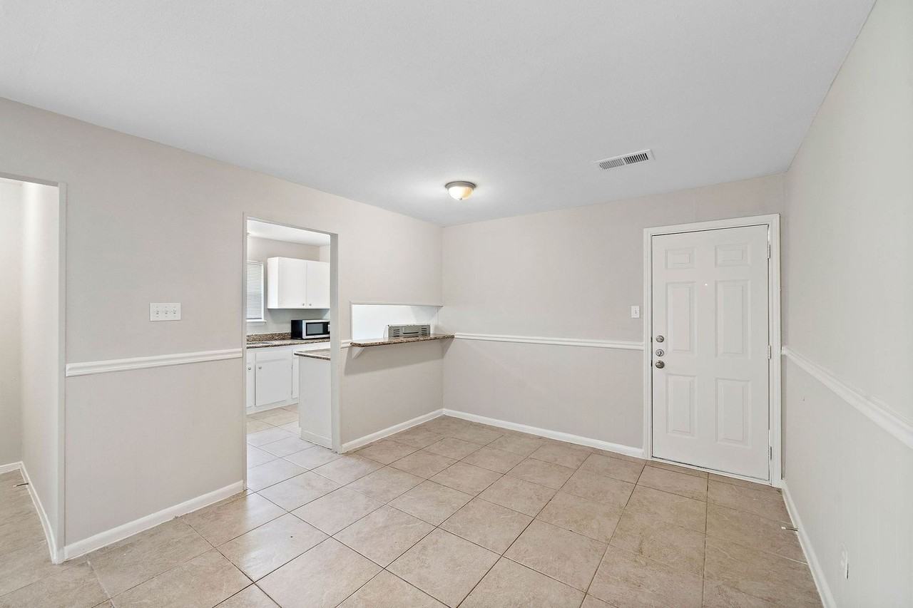 3236 Scotch Moss Ln - Photo 3 of 10