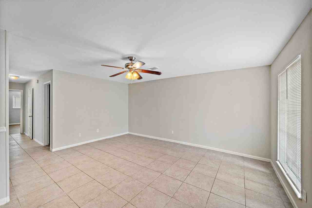 3236 Scotch Moss Ln - Photo 4 of 10