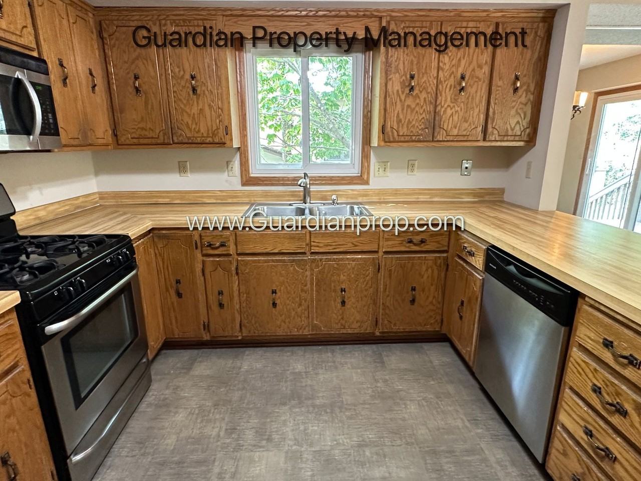 13280 Monterey Ave S - Photo 3 of 23