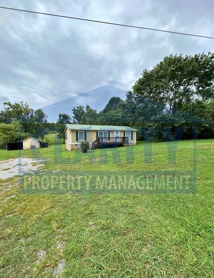 617 Mcclure Rd Se - Photo 2 of 22