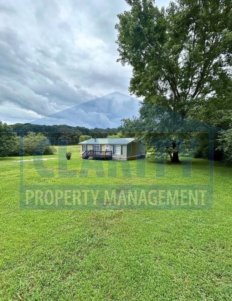 617 Mcclure Rd Se - Photo 3 of 22