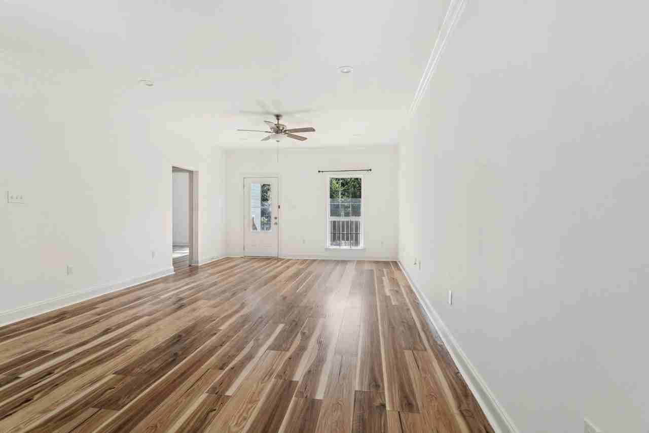4247 Holly Dr - Photo 3 of 15