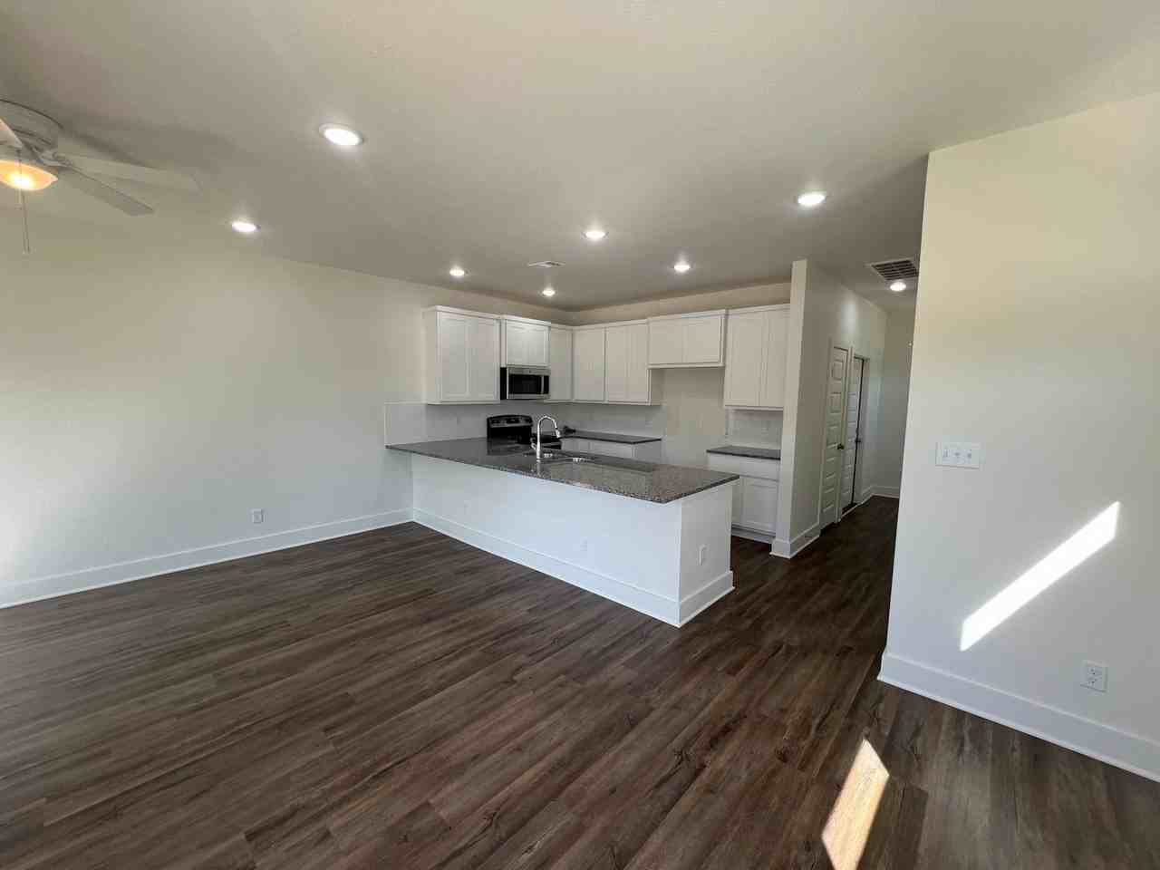 1834 Royal Loop - Photo 7 of 22