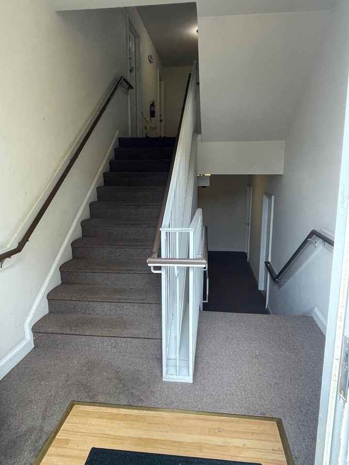 4702 Pennoak Ln Apt D - Photo 4 of 26