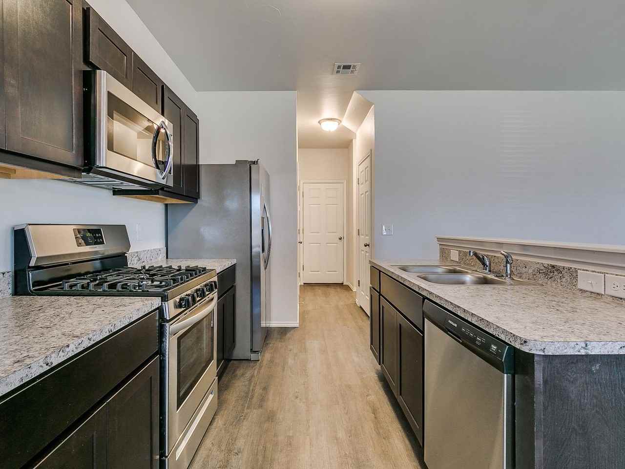 9507 Black Tail Cir - Photo 7 of 28