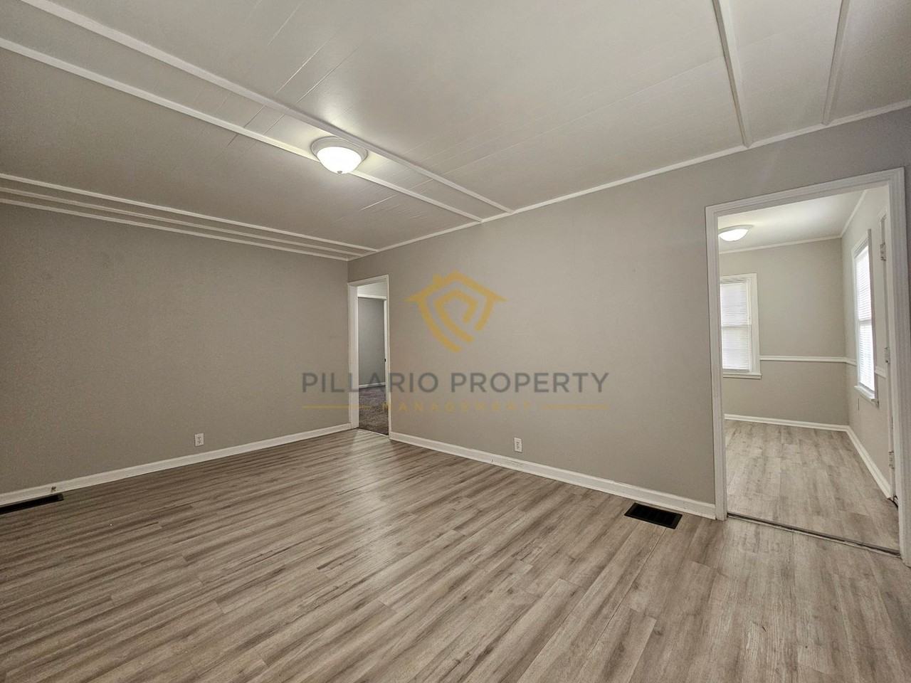 4626 E 35th St - Photo 3 of 29