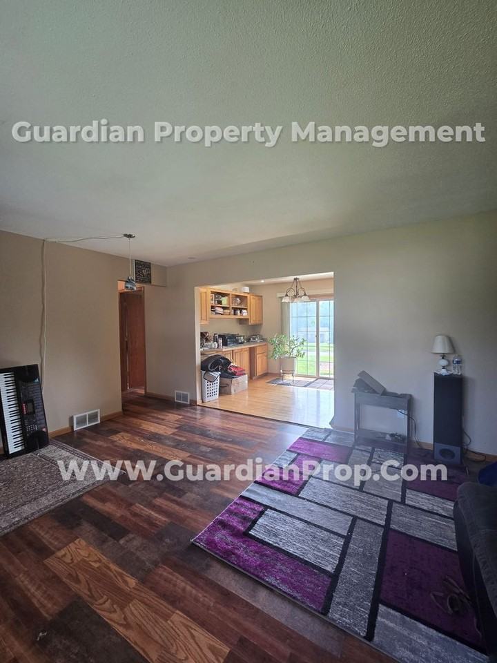 6503 Zealand Ln N - Photo 2 of 16