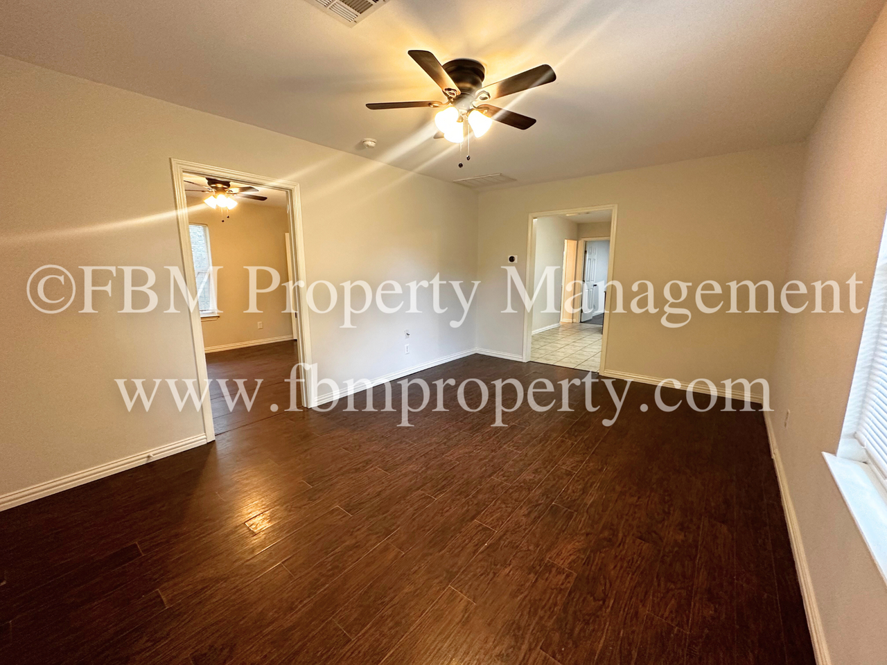 1020 N Beaton St - Photo 3 of 17