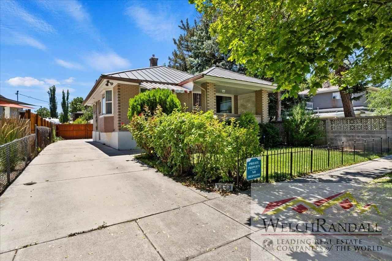 366 E Hampton Ave - Photo 3 of 26