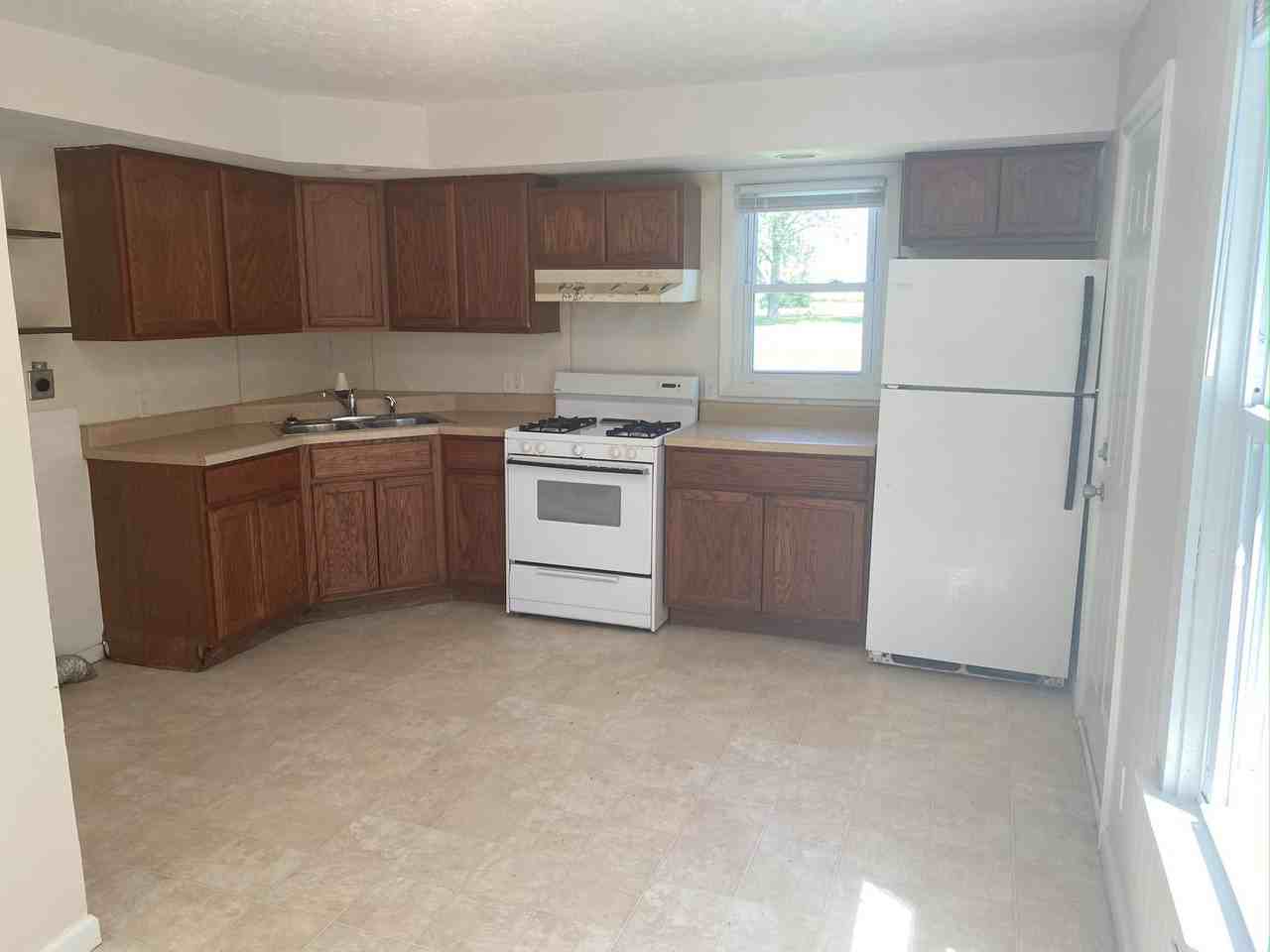 1412 N Champaign St - Photo 3 of 11