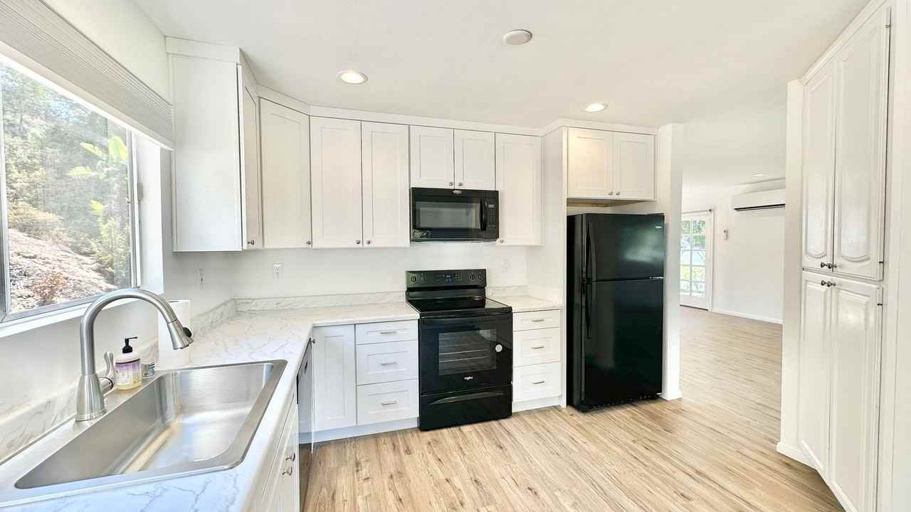 15626 Adams Dr - Photo 6 of 43