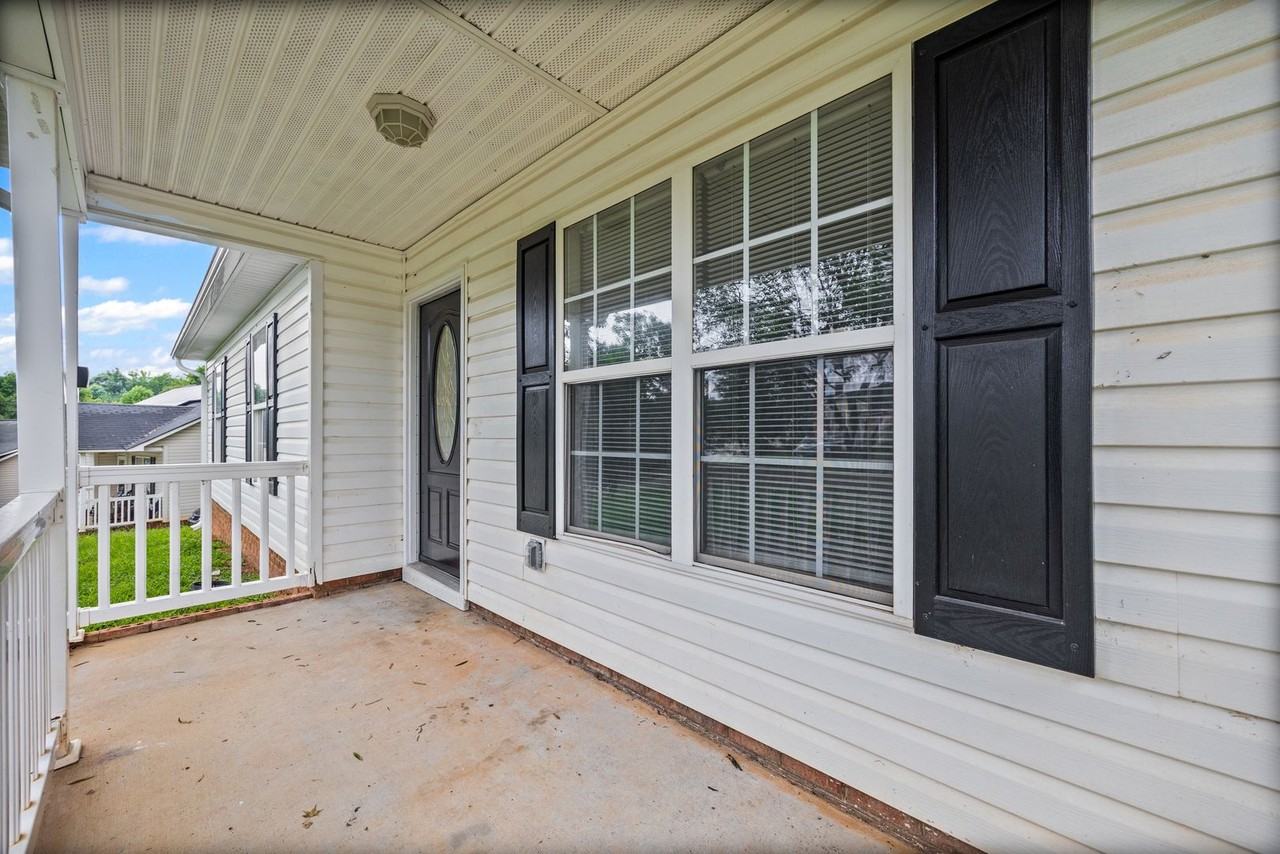 429 Merrygo Dr - Photo 2 of 26