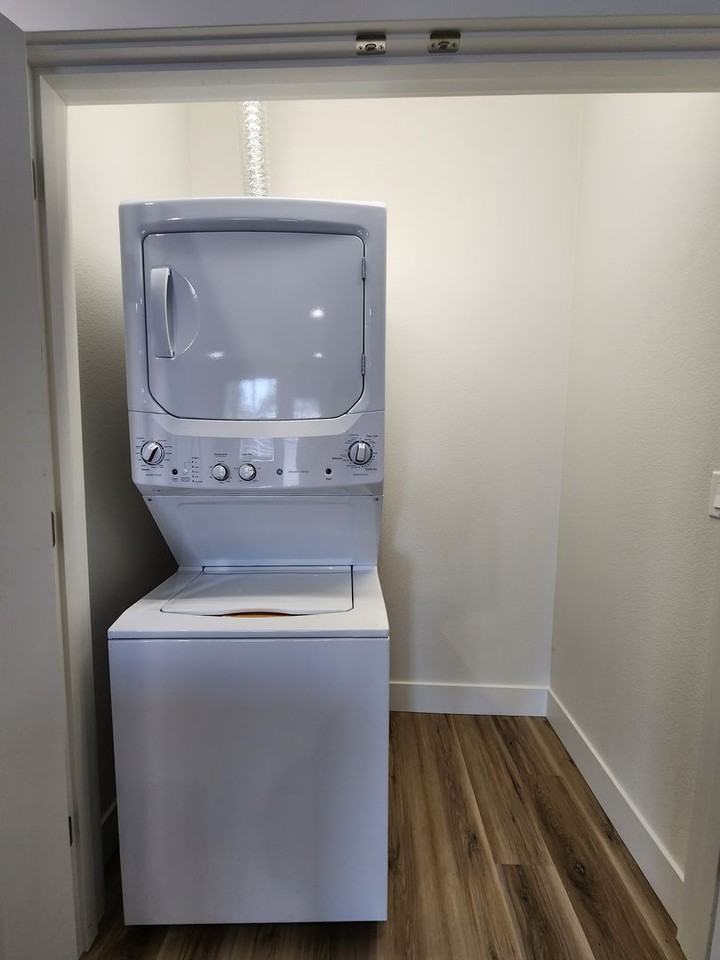 1065 Clearview Ave Ne #201 - Photo 3 of 19