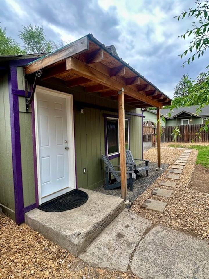 504 1/2 Ne Quimby Ave - Photo 2 of 29