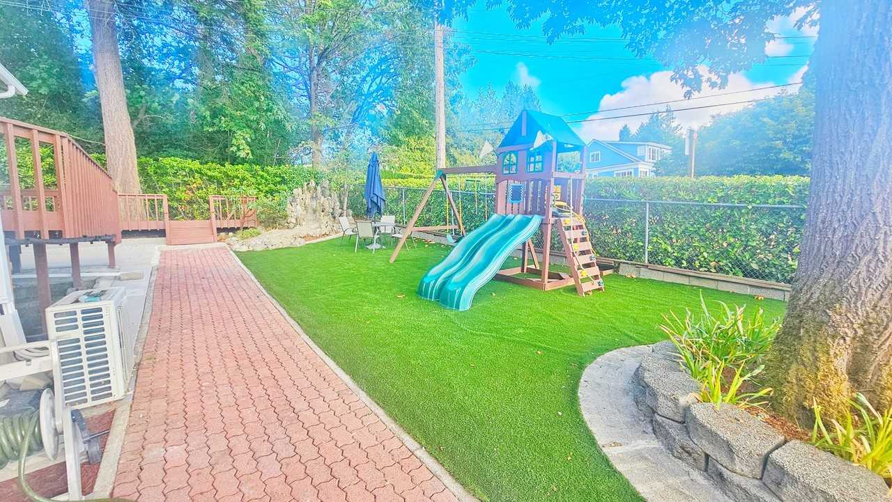 6410 Se 24th St - Photo 2 of 30