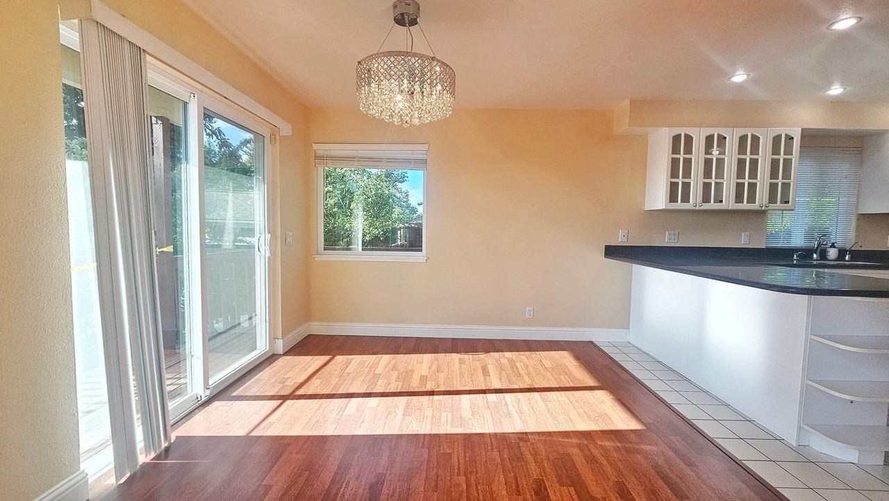 6410 Se 24th St - Photo 6 of 30