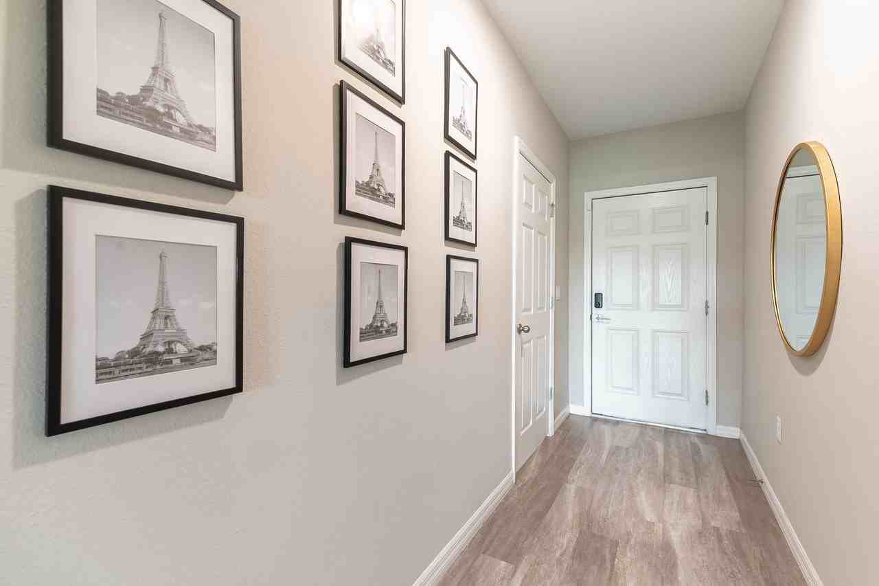 13009 Oak Hill Way - Photo 3 of 28