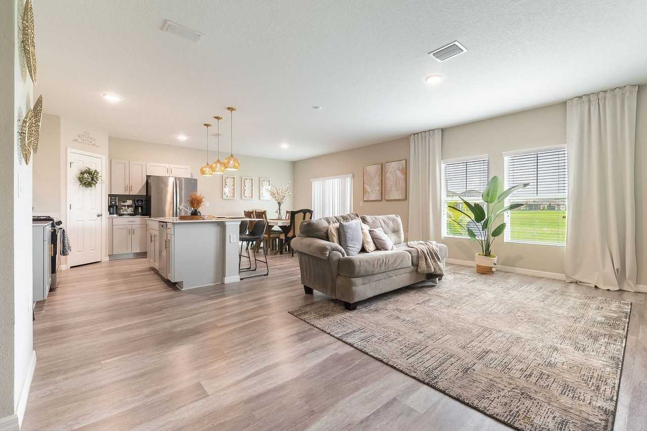 13009 Oak Hill Way - Photo 4 of 28