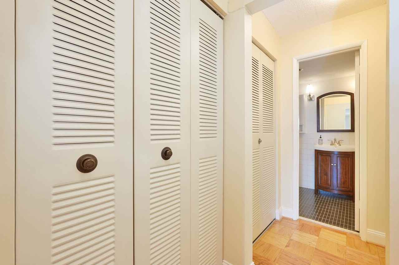 118 Monroe St #511 - Photo 3 of 20