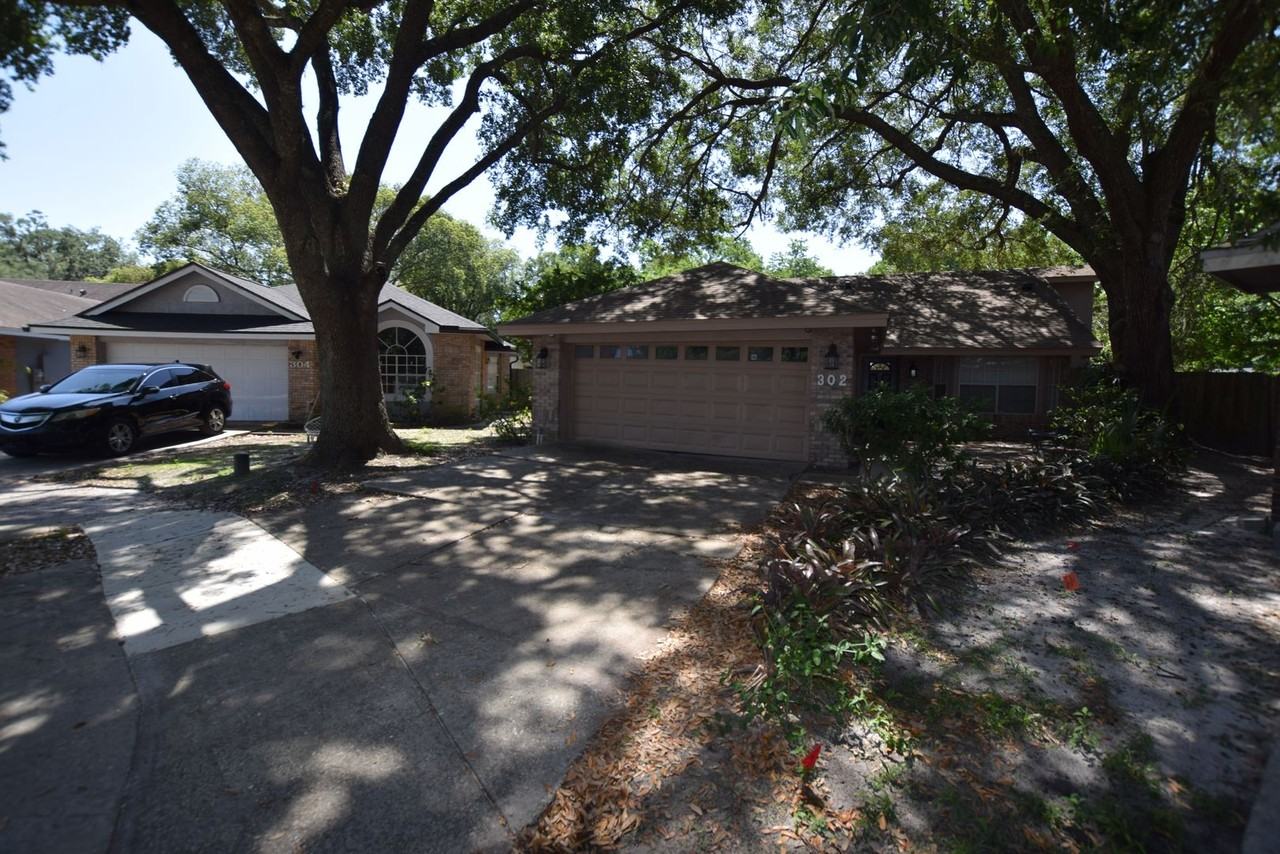 302 Bridie Ct - Photo 3 of 39