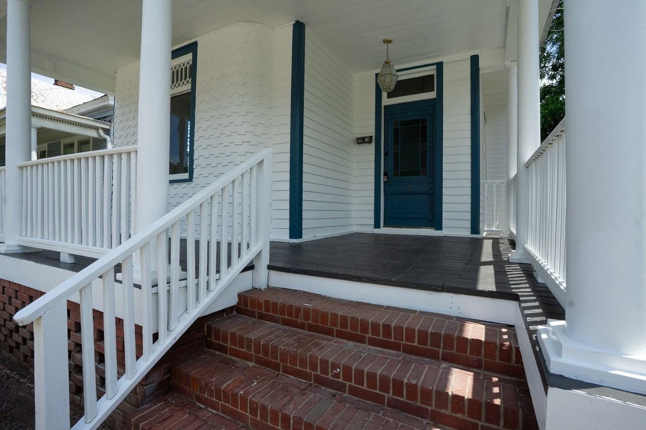 410 3rd St - Photo 4 of 32