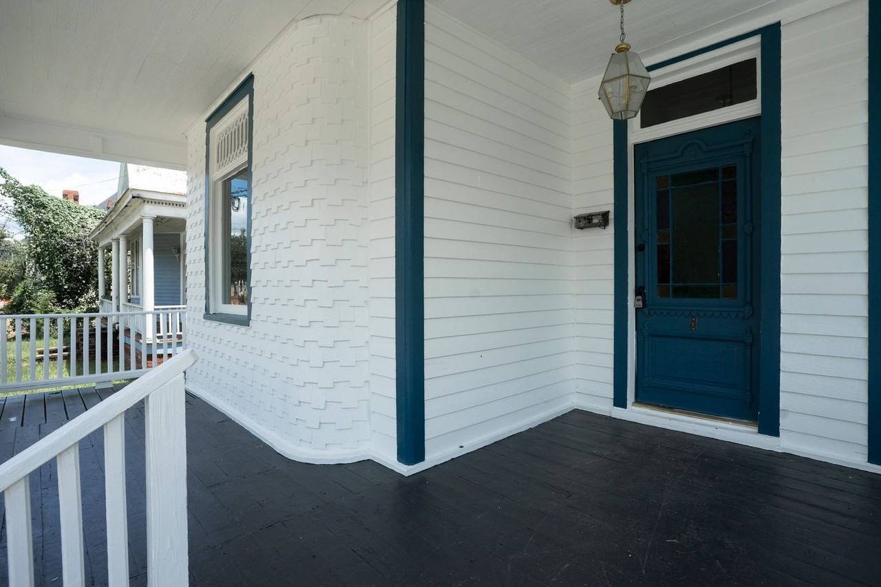 410 3rd St - Photo 5 of 32