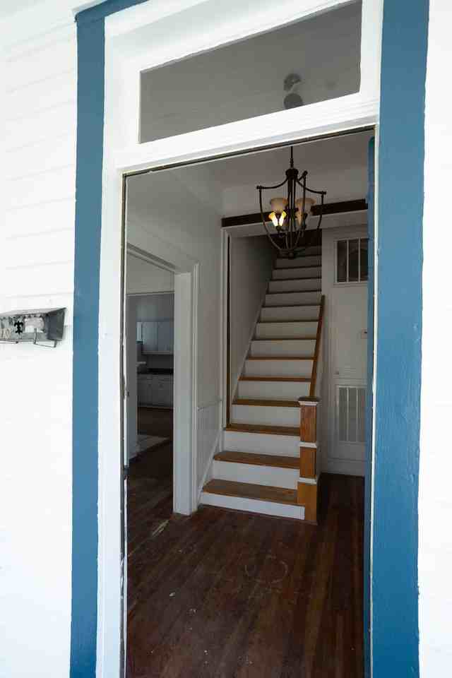 410 3rd St - Photo 7 of 32