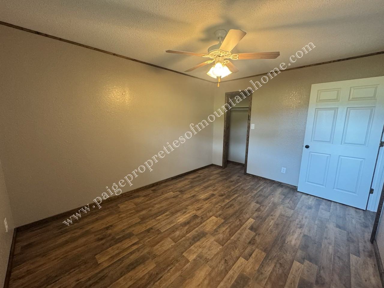 1016 Kentwood Drive - Photo 2 of 17