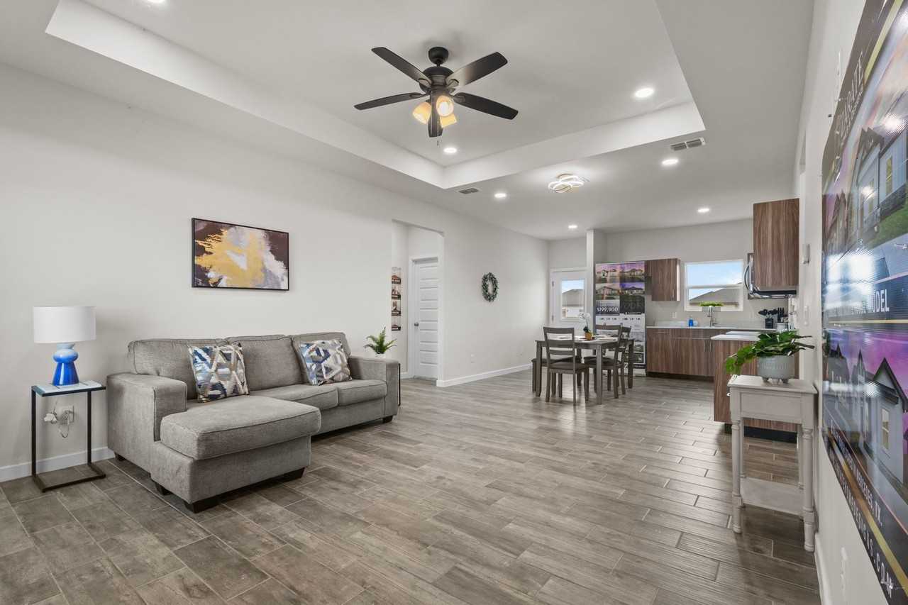 1809 Unity Dr - Photo 3 of 23