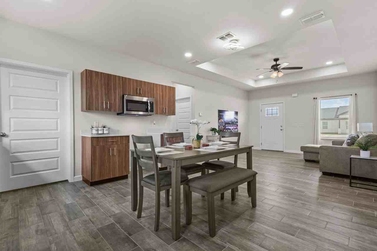 1809 Unity Dr - Photo 4 of 23