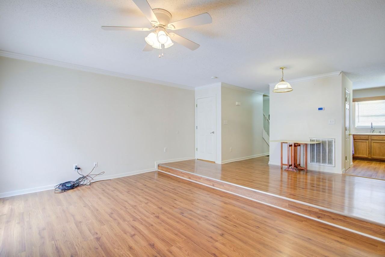 2244 Forest Acres Dr - Photo 3 of 26