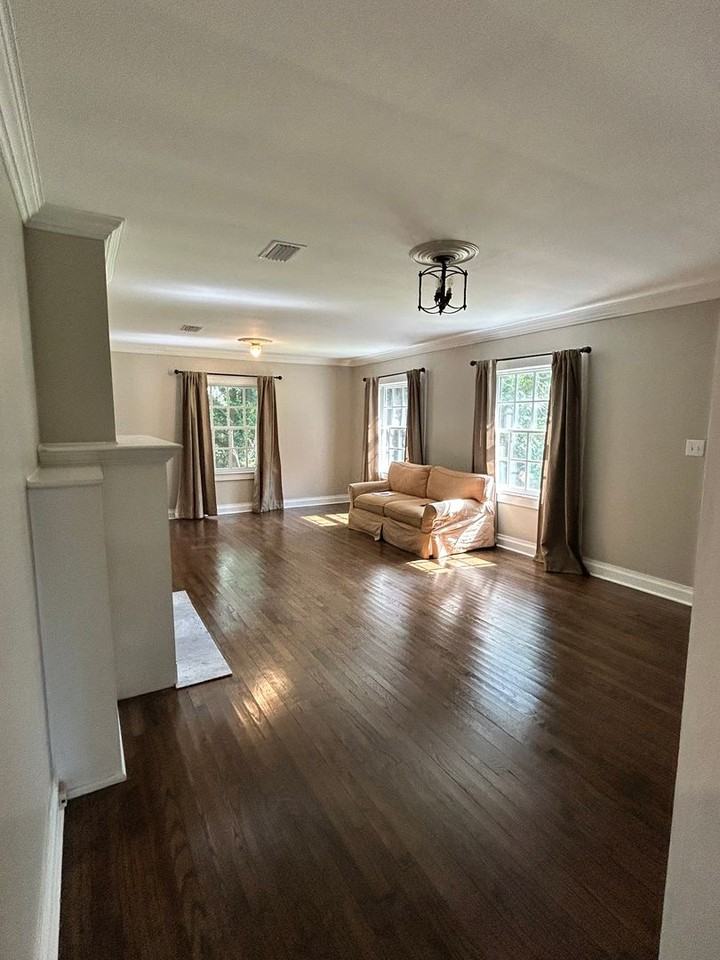 801 N Pine St - Photo 2 of 15