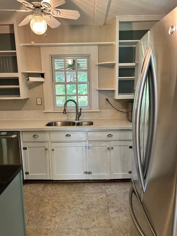 801 N Pine St - Photo 7 of 15