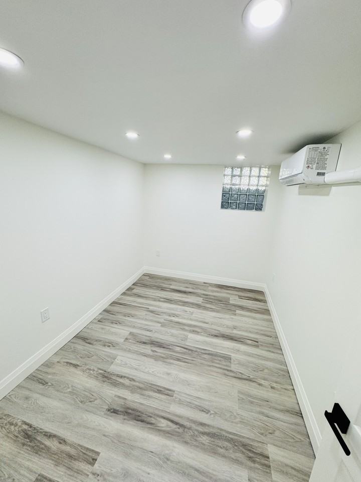 Hickson Dr & Ottawa St N - Photo 7 of 7