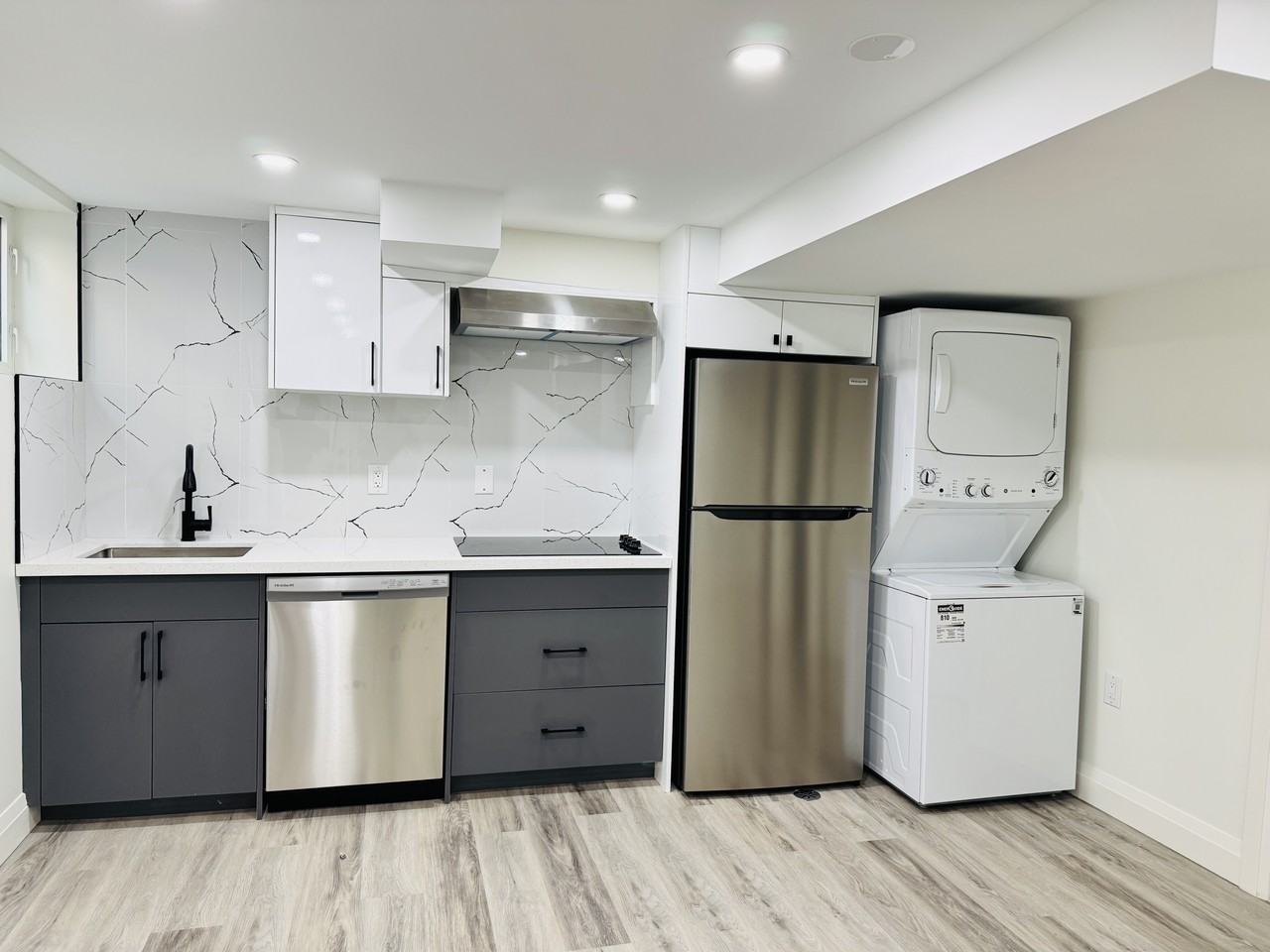 Hickson Dr & Ottawa St N - Photo 2 of 7