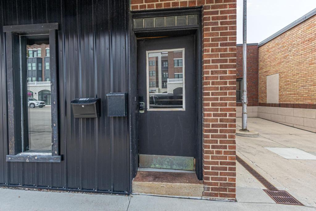 316 Broadway St - Photo 2 of 23