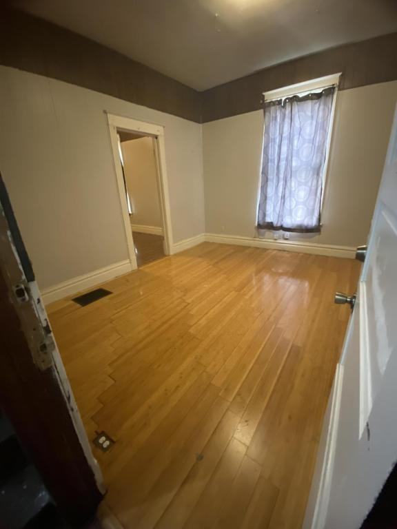 615 Howard St #2 - Photo 3 of 4