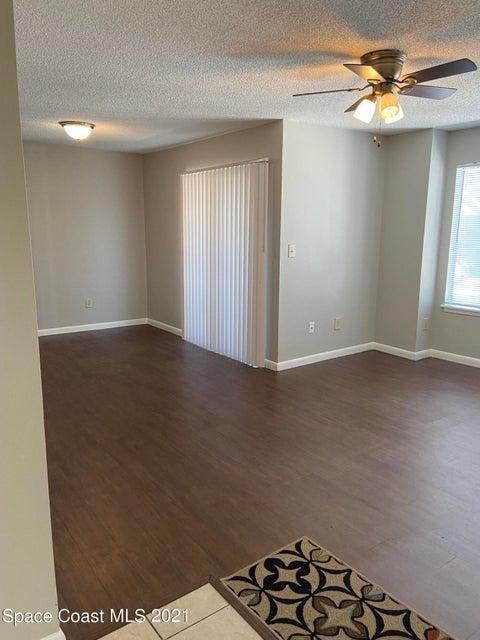 3570 Sable Palm Ln ##E - Photo 4 of 13