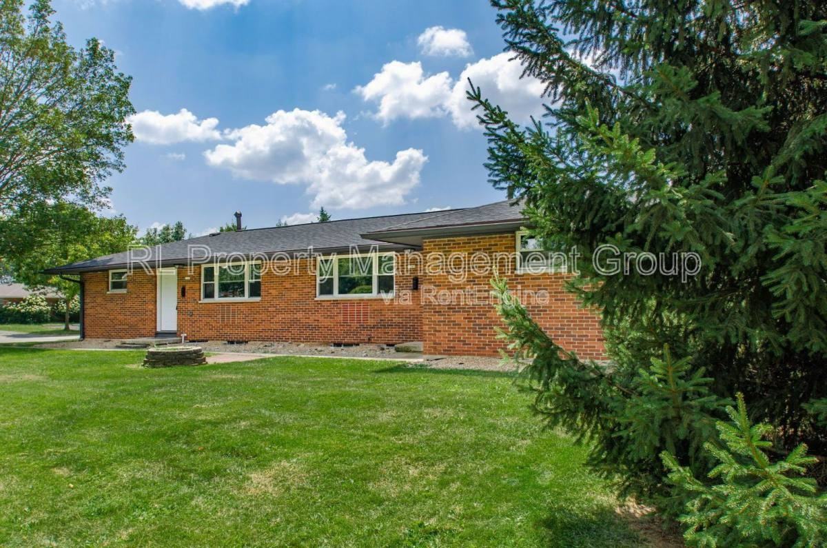 1163 Eastfield Rd - Photo 3 of 10