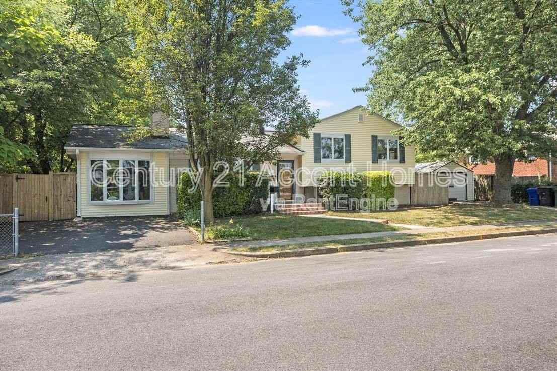 5912 3rd St S - Photo 3 of 10